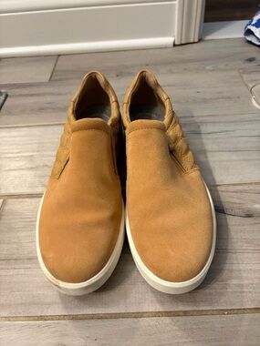 Womens Slip-On Casual Sneakers in Tan